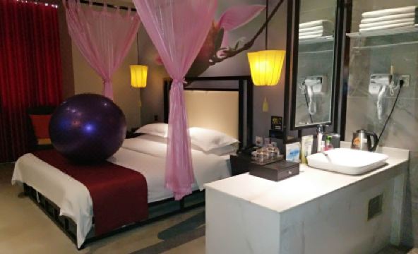 Magnolia Impression Hotel - Housity