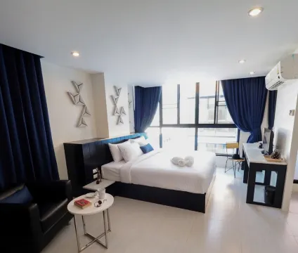 ห้องซูพีเรียร์ เตียงใหญ่ 1 เตียง