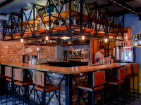 Mildom Premium Hotel Hoteles en Almatý