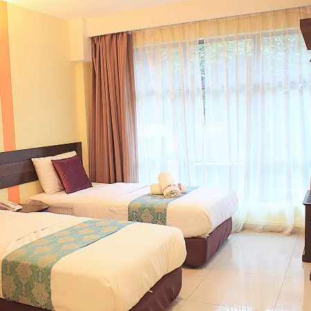 Sun Inns Hotel KopKastam Kelana Jaya Отели рядом с достопримечательностью «Торговый центр Evolve Concept Mall»