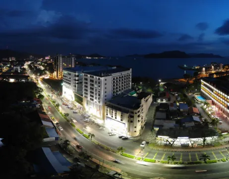 Hotel Langkasuka Langkawi Отели рядом с достопримечательностью «Блэк- Сэнд- Бич»