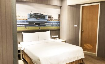 La Hotel Baseball Theme Hall