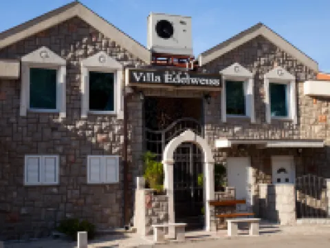 Villa Edelweiss โรงแรมในสเวติ สเตฟาน
