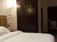 红原鼎逸酒店 - 豪华套间