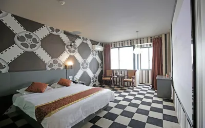 Pomi Cinema Hotel (Chengdu Chadianzi Bus Station) Hotels near Chengdu Art Museum Area A