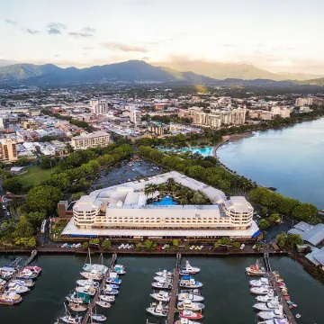 Shangri-La The Marina, Cairns Отели в г. Кэрнс