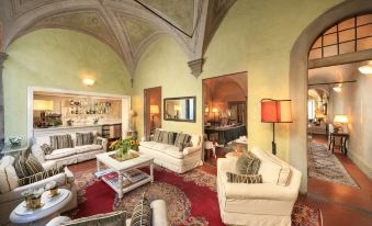 J and J Historic House Hotel