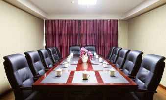 Yinhuang Holiday Hotel