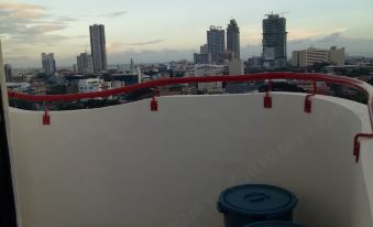 S Hotel & Residences