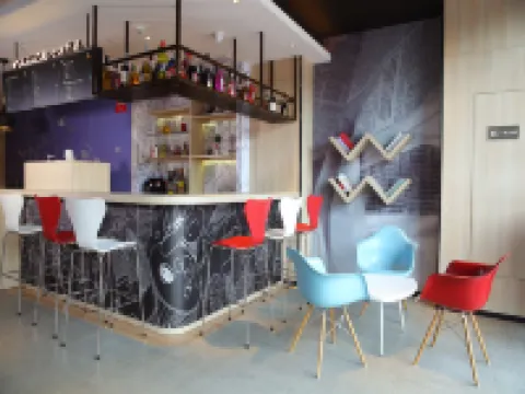 宜必思酒店（海口東站吾悅廣場店）