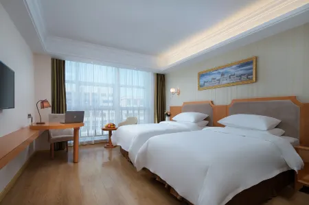 Vienna 3 Best Hotel (Sihong Wetland Park Shuanggou Town) Отели рядом с достопримечательностью «Chenyi Memorial Hall»