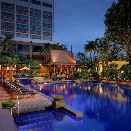 Ramada Plaza by Wyndham Bangkok Menam Riverside