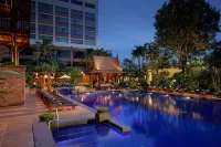 Ramada Plaza by Wyndham Bangkok Menam Riverside - pantai