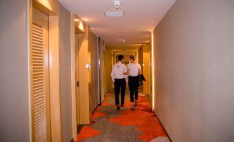 Xiyucun Grand Hotel (Huaxi Park Subway Station)