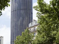Timhotel Tour Montparnasse Hotel berhampiran Stesen Metro Vavin
