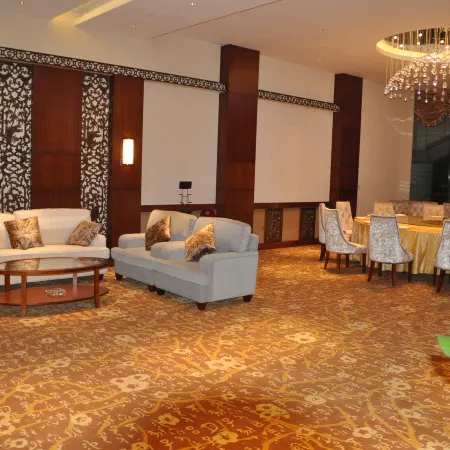 Xueyehu Holiday Hotel