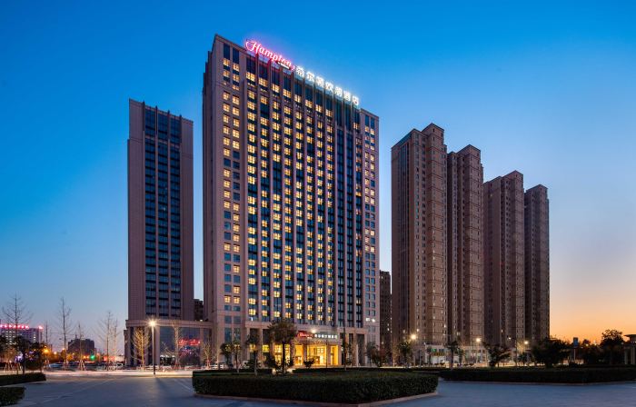 東海水晶城希爾頓歡朋酒店