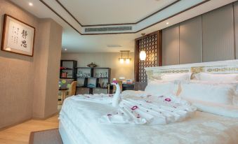 Excemon Beihai Beach Hotel(Yintan Chaodiao Square Store)