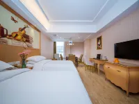 Vienna Hotel (Xiantao Huanggong) Hotels near New World International Plaza