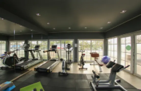 โรงแรมไวท์ บูติก แอนด์ เรสซิเดนเซส