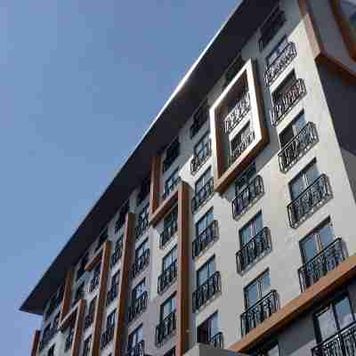 ウーヴォプーケットパトン Hotel Exterior