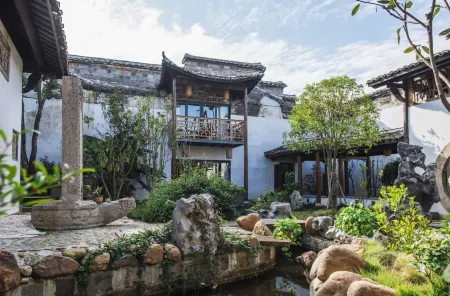 Lichuan Qinyuan Homestay Отели в г. Личуань