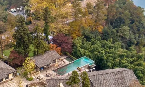 모간산 네이키드 캐슬 리조트