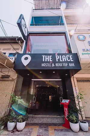 The Place Hostel & Rooftop Bar Отели в г. Tuol Ta Ek