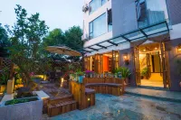 Dian Chi Lake Villa