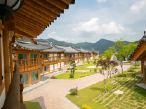 Jeonju Wangyijimil Hanok Hotel Hotels near Jaman Mural Village