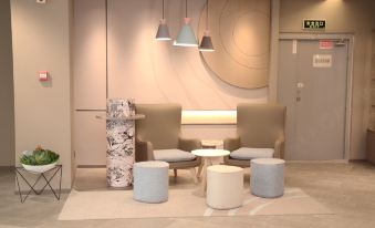 Homeinn · neo (Dalian Development Zone Light Rail Station Wanda Plaza)