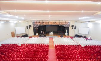 100 Sunset Kuta Hotel & Ballroom