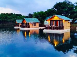 Mountain Lake Resort - Lake Caliraya