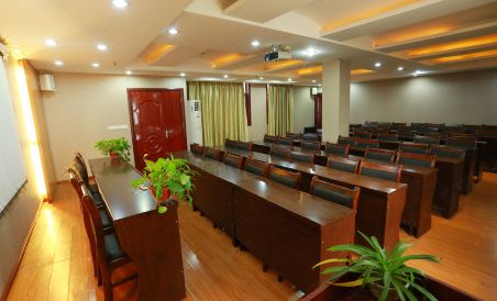 Tianyi Holiday Hotel - Housity
