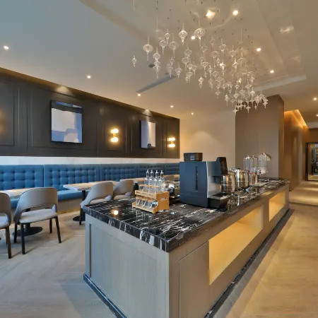 Orange Hotel Select (Jiaxing Jiangnan Moer) Отели рядом с достопримечательностью «Рынок торговли аквариумами и пищевыми продуктами в Цзясин»
