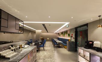 Home Inn Selected (Nanjing Xinjiekou Metro Station Hongwu Road Pedestrian Street)