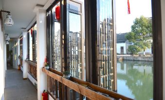 Tongli Qingyuan River View Holiday Inn