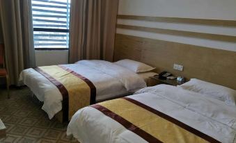 Pingle Gold Coast Hotel