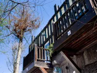 Vanse Hotels near Small Swiss Garden