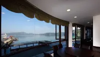 Ming Yue Hu Hotel