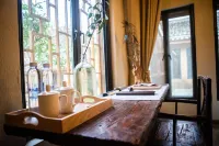 Yinxian Bieyuan Hostel Hotels in Danjiangkou