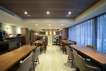 Ximen Hotel-A Отели рядом с достопримечательностью «Shi Lin Ci Cheng Gong»