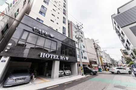 是 W 飯店