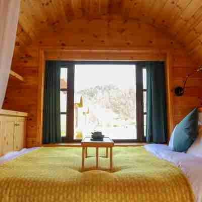 Jiurushan Hongyanrong Wooden Barrel Hotel Rooms