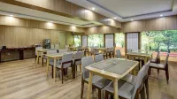 Floral Hotel· Qixia Manyi Boutique Hotel (Qixia Bus Station) - فطور