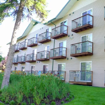 Pike's Waterfront Lodge