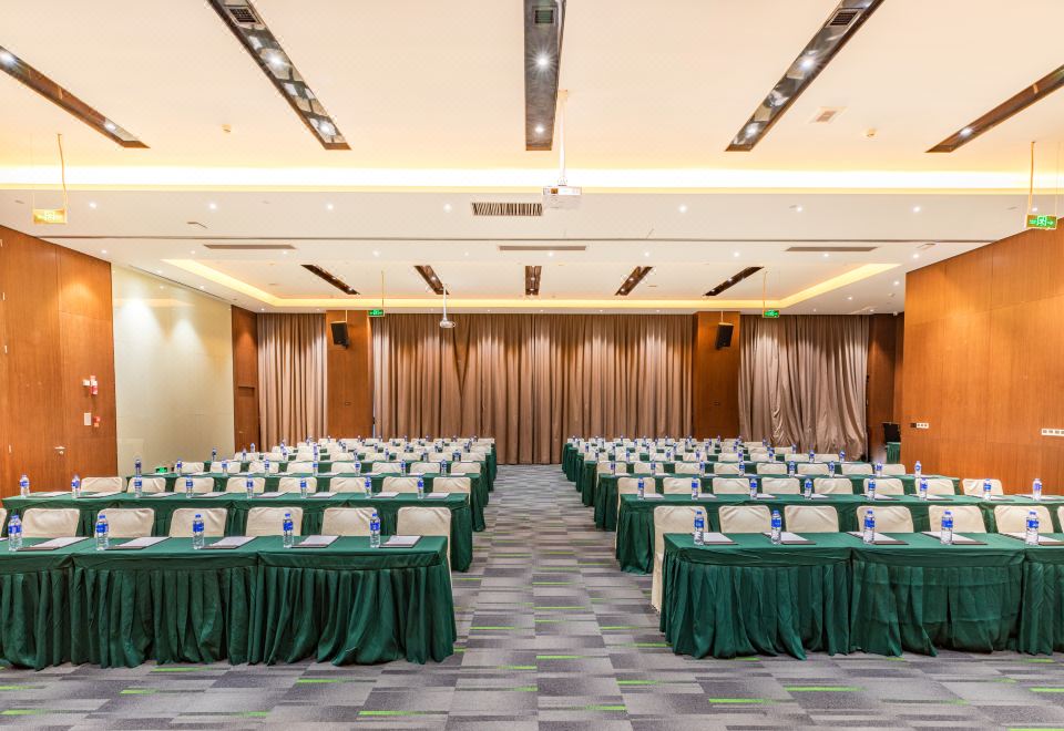 햄튼 바이 힐튼 샤먼 시티 플라자 객실 사진