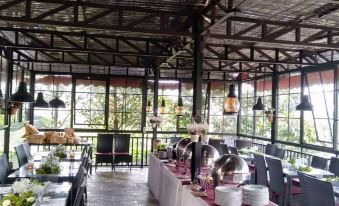 Edensor Hills Villa, Resort & Café Sharia