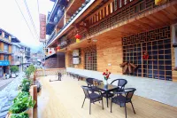 Sanjiang Waterfront Inn Hotels near Chengyangqiao Scenic Area