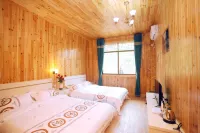Sanjiang Waterfront Inn - balcony